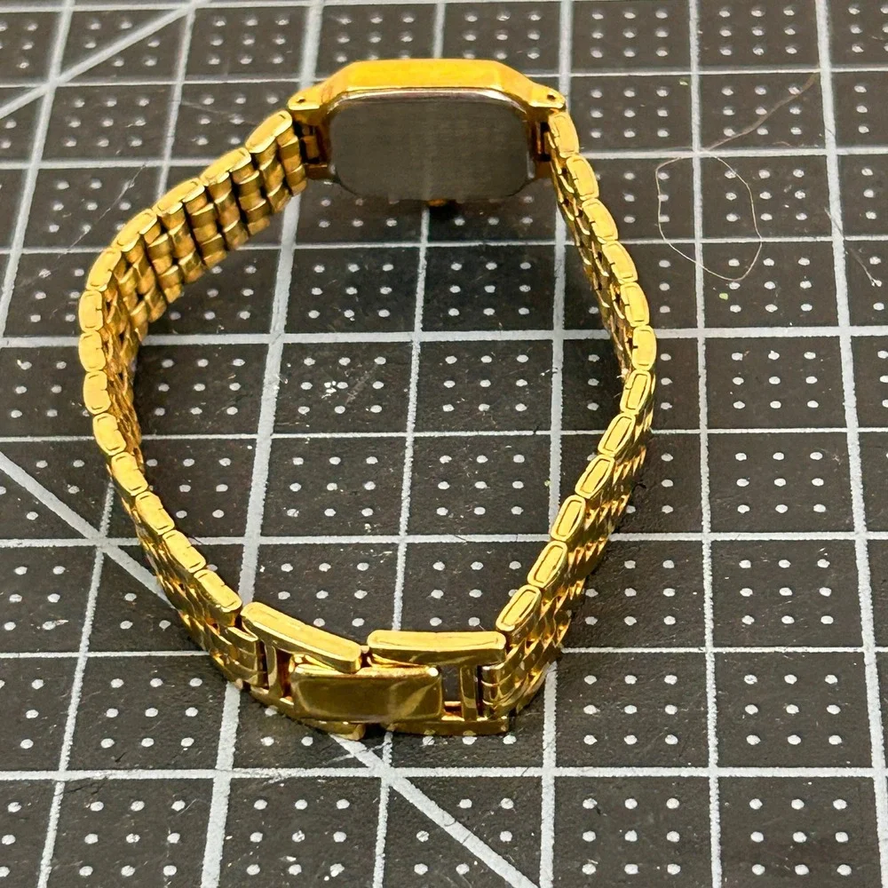 Seiko Quartz Ladies Watch Gold Tone Octagonal Black Dial V400-5608 Vintage‎